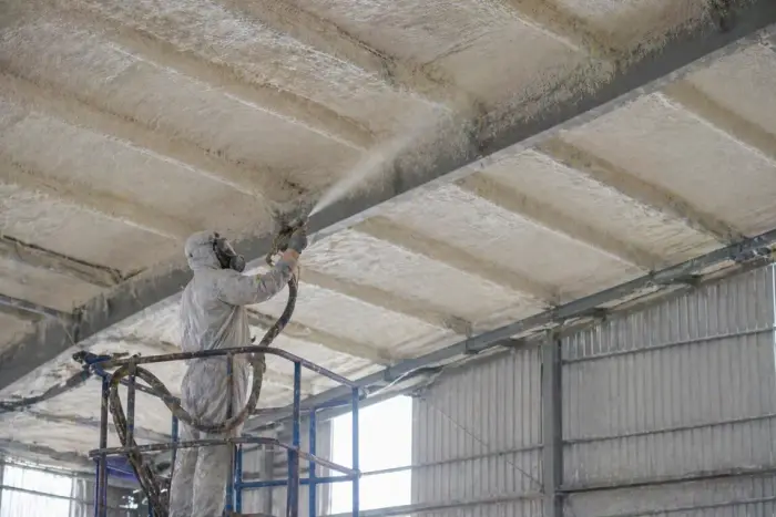 عزل فوم الهناجر والمستودعات بالرياض - رش فوم بولي يوريثان للهناجر الصناعية والمصانع - مؤسسة الجواد الدولية