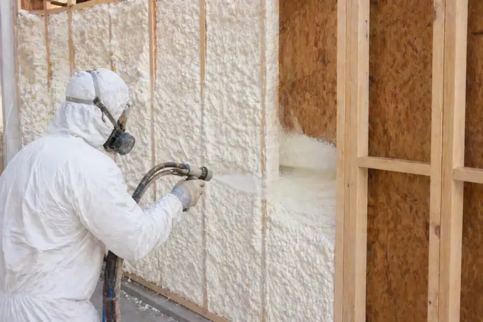 عزل فوم الجدران بالرياض - حقن فوم بولي يوريثان في تجاويف الجدران الداخلية والخارجية بدون تكسير - الجواد الدولية